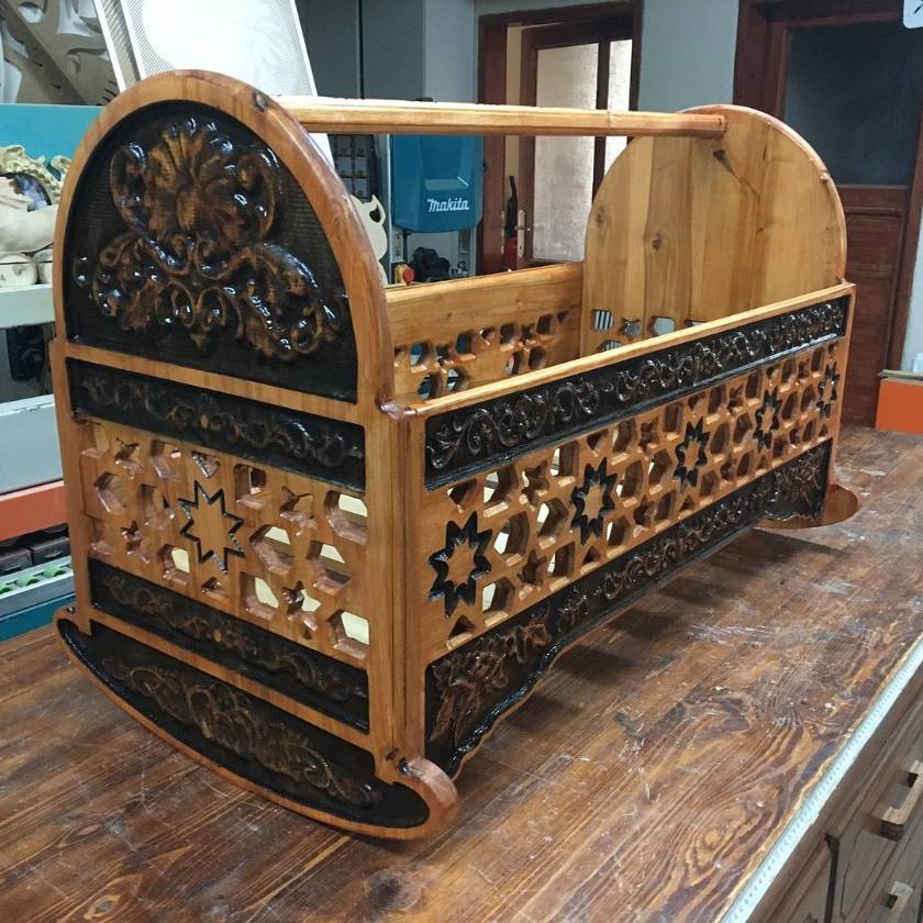 Wooden Antique Hand Carved Crib Model